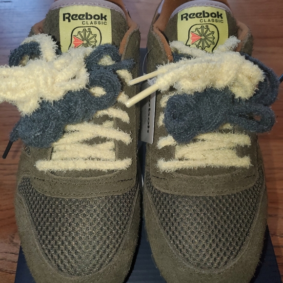 Reebok x Braindead Classic Shoe - Picture 4 of 5